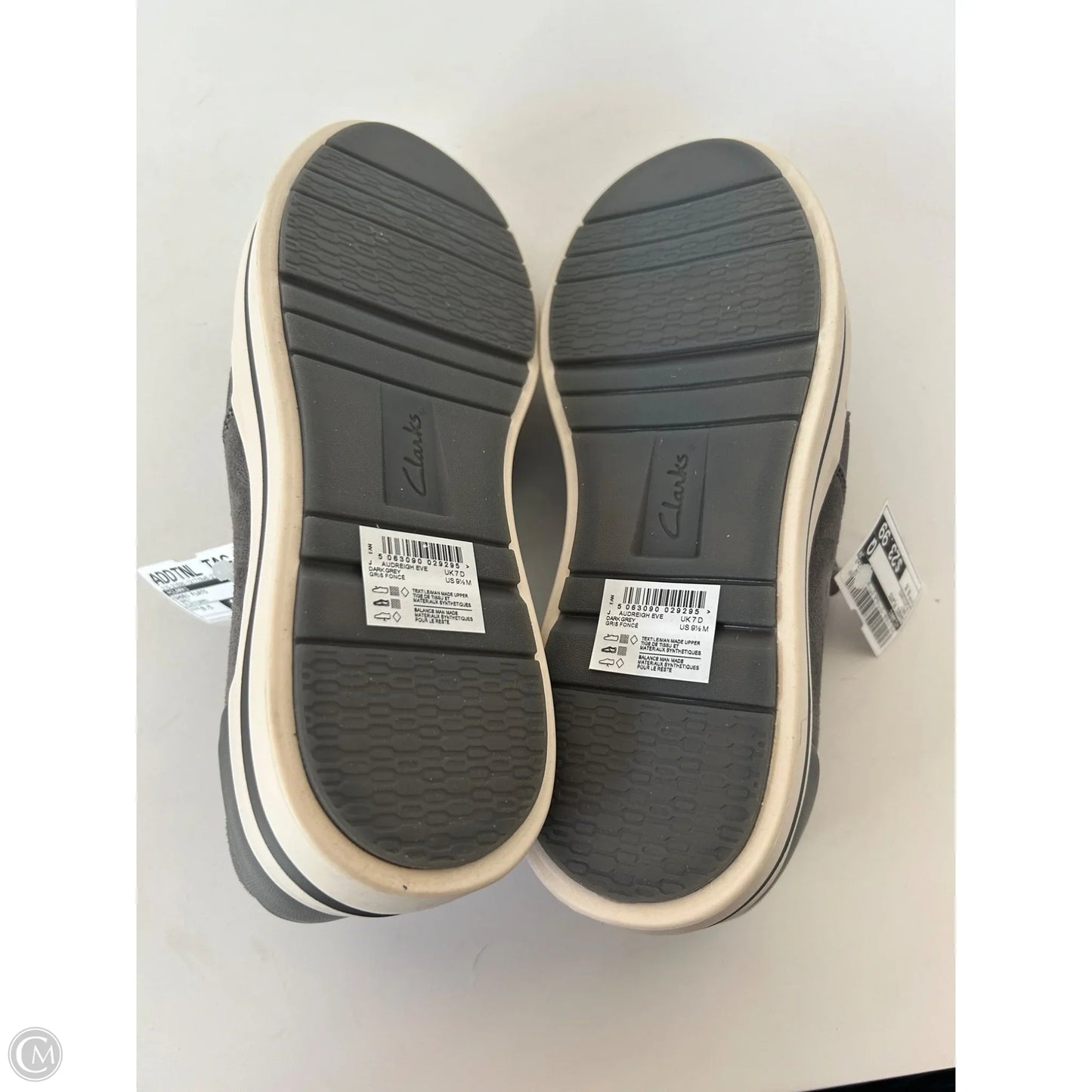 Shoes Flats By Clarks In Grey, Size: 9.5
