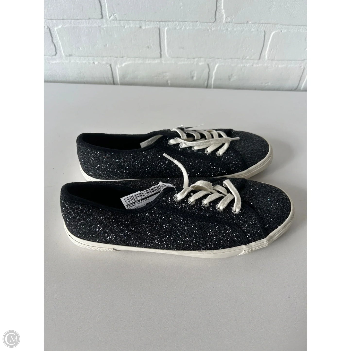 Shoes Sneakers By Old Navy In Black, Size: 10