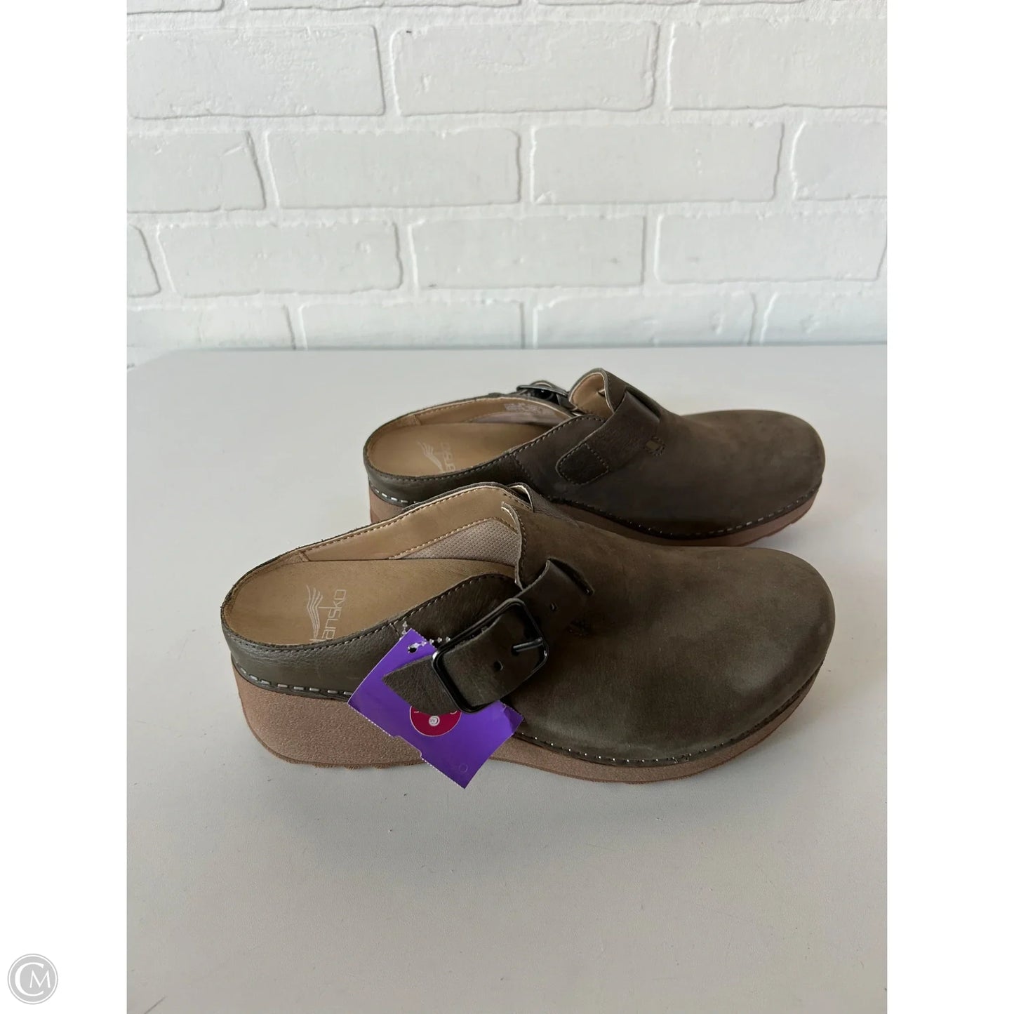 Shoes Heels Wedge By Dansko In Green, Size: 7.5