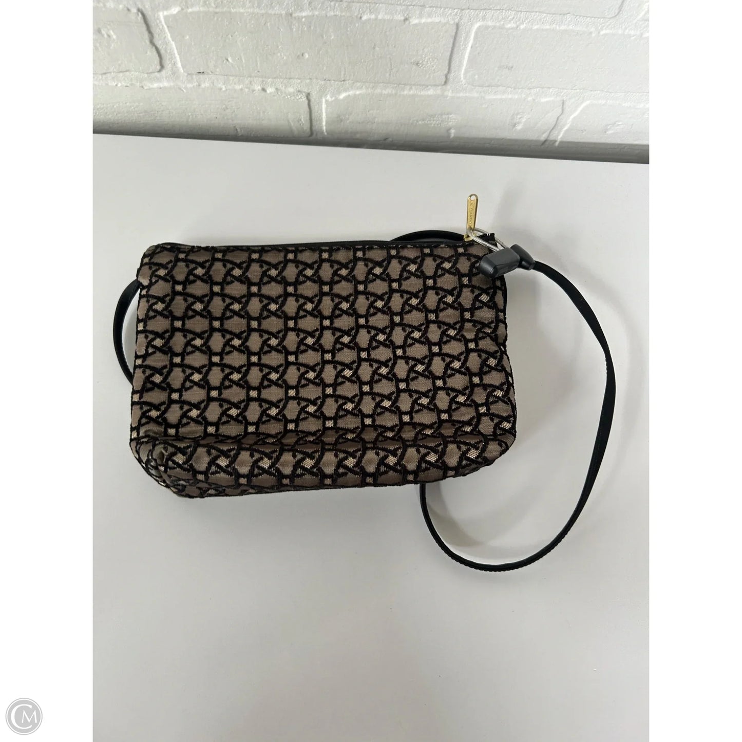 Crossbody By Clothes Mentor, Size: Medium