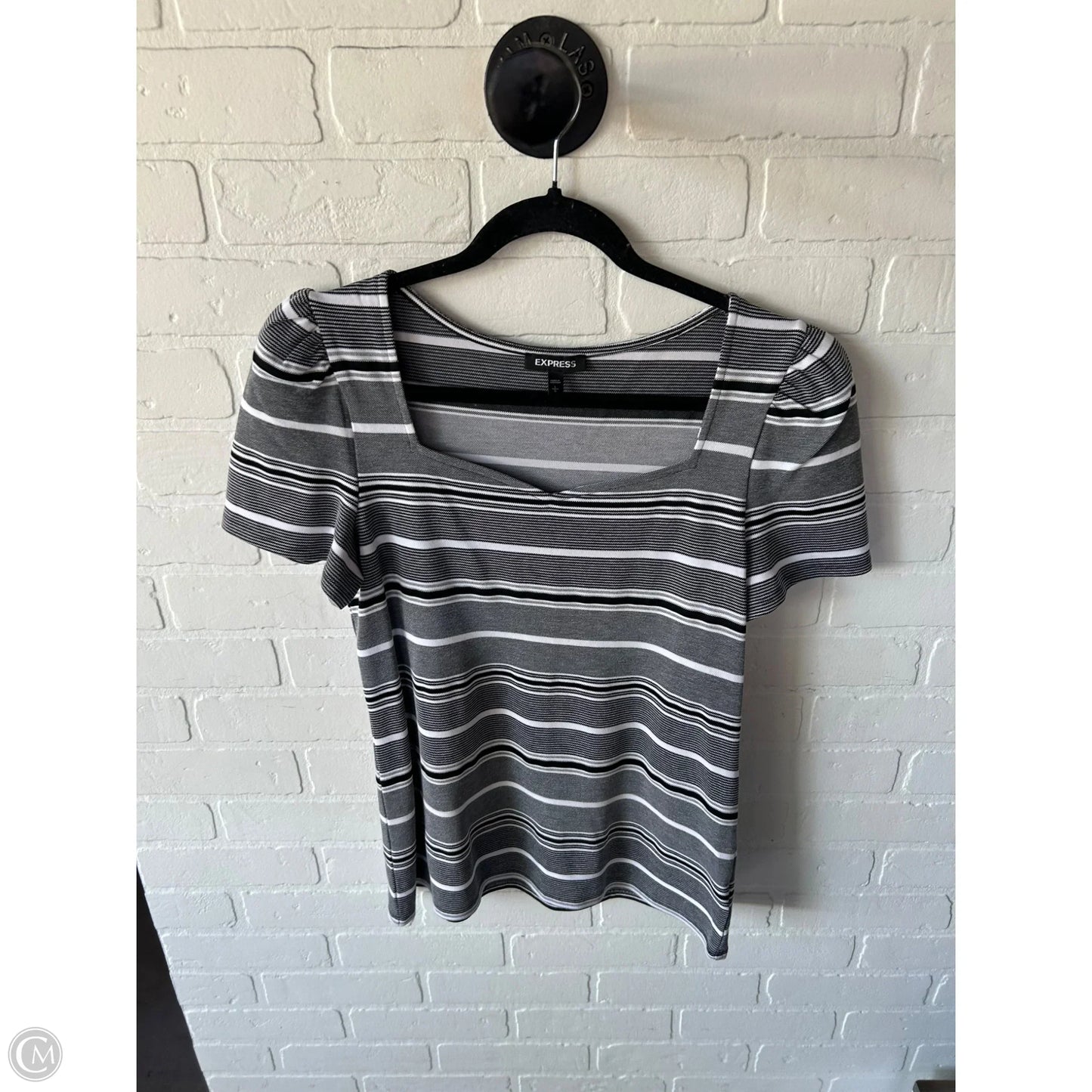 Top Short Sleeve By Express In Black & White, Size: L