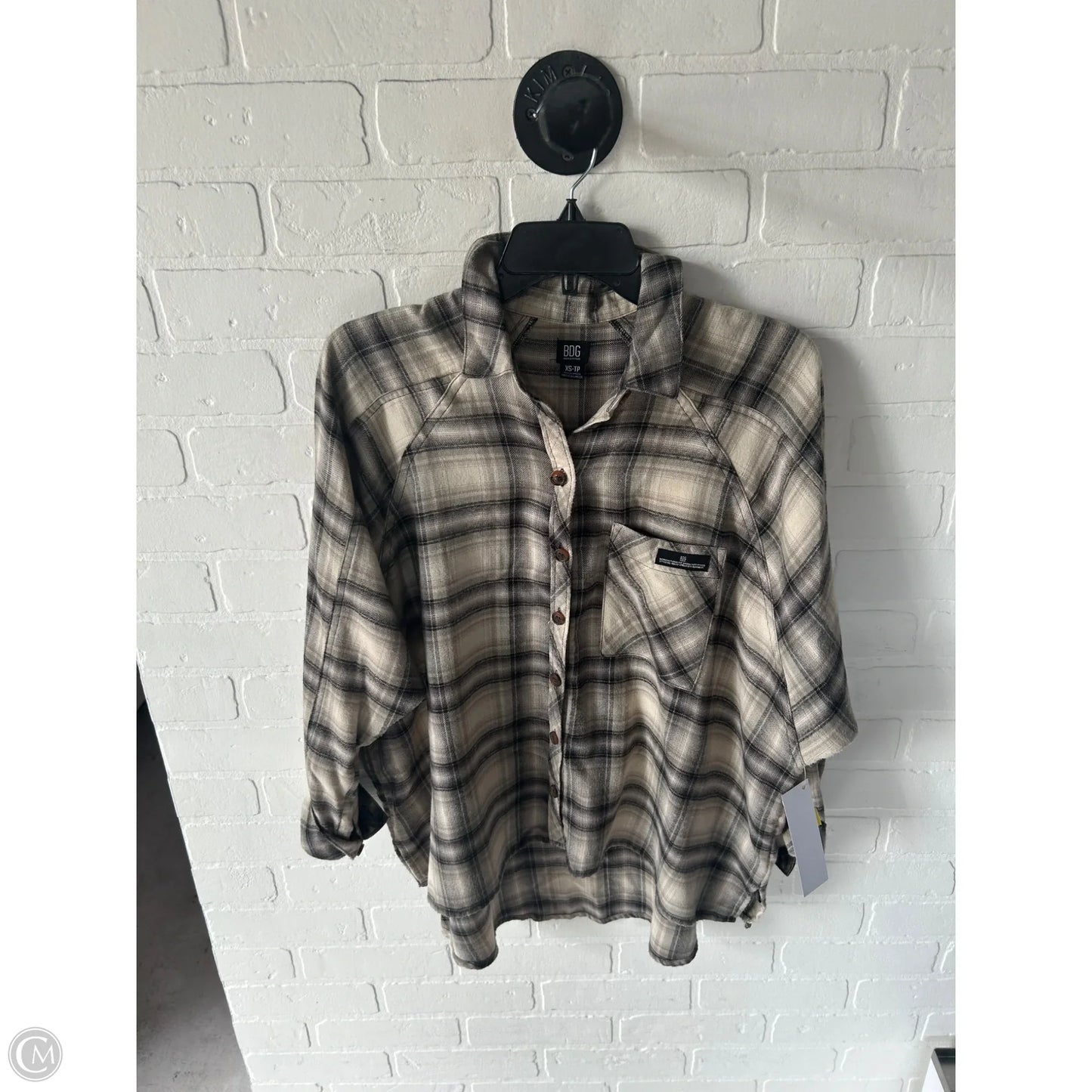 Top Long Sleeve By Bdg In Black & Cream, Size: Xs
