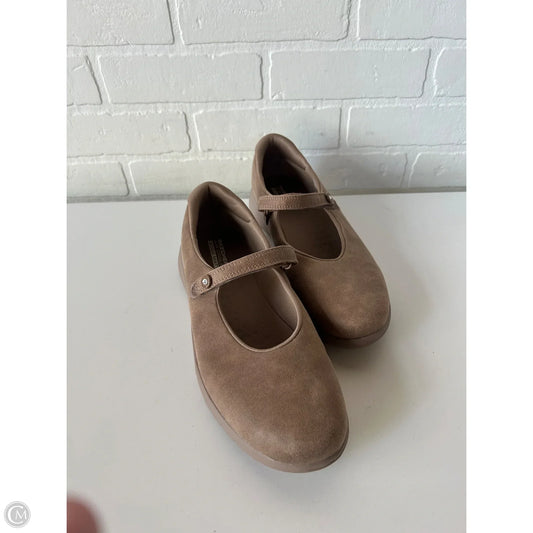 Shoes Flats By Skechers In Brown, Size: 10
