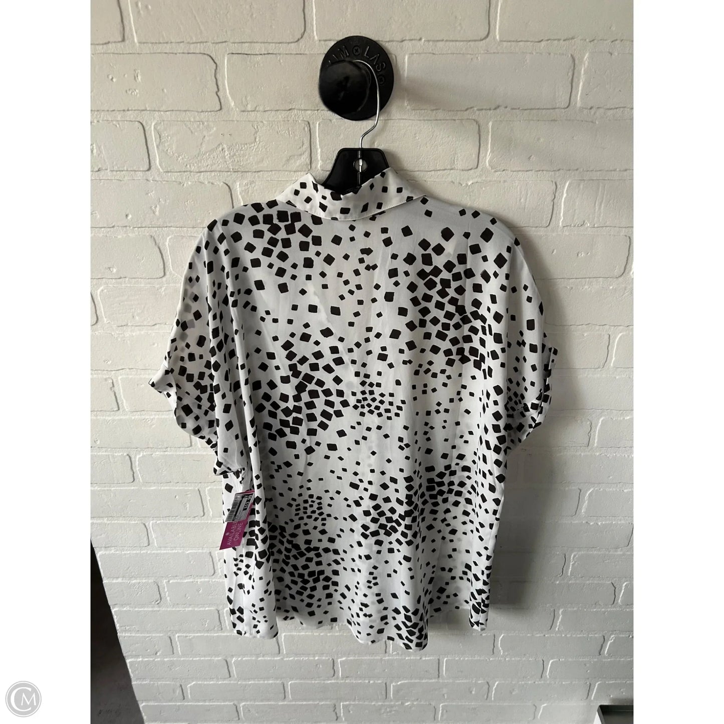Top Short Sleeve By Cabi In Black & White, Size: L