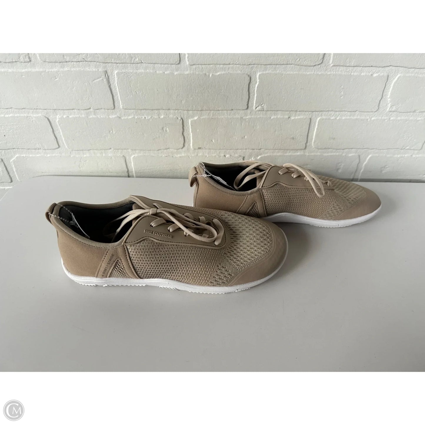 Shoes Sneakers By Clothes Mentor In Tan, Size: 11