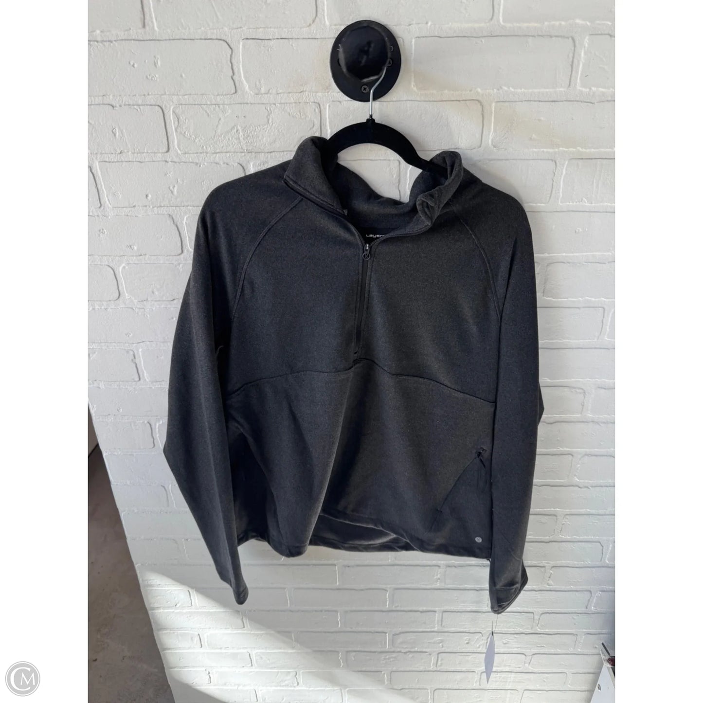 Athletic Top Long Sleeve Collar By Layer 8 In Grey, Size: Xl