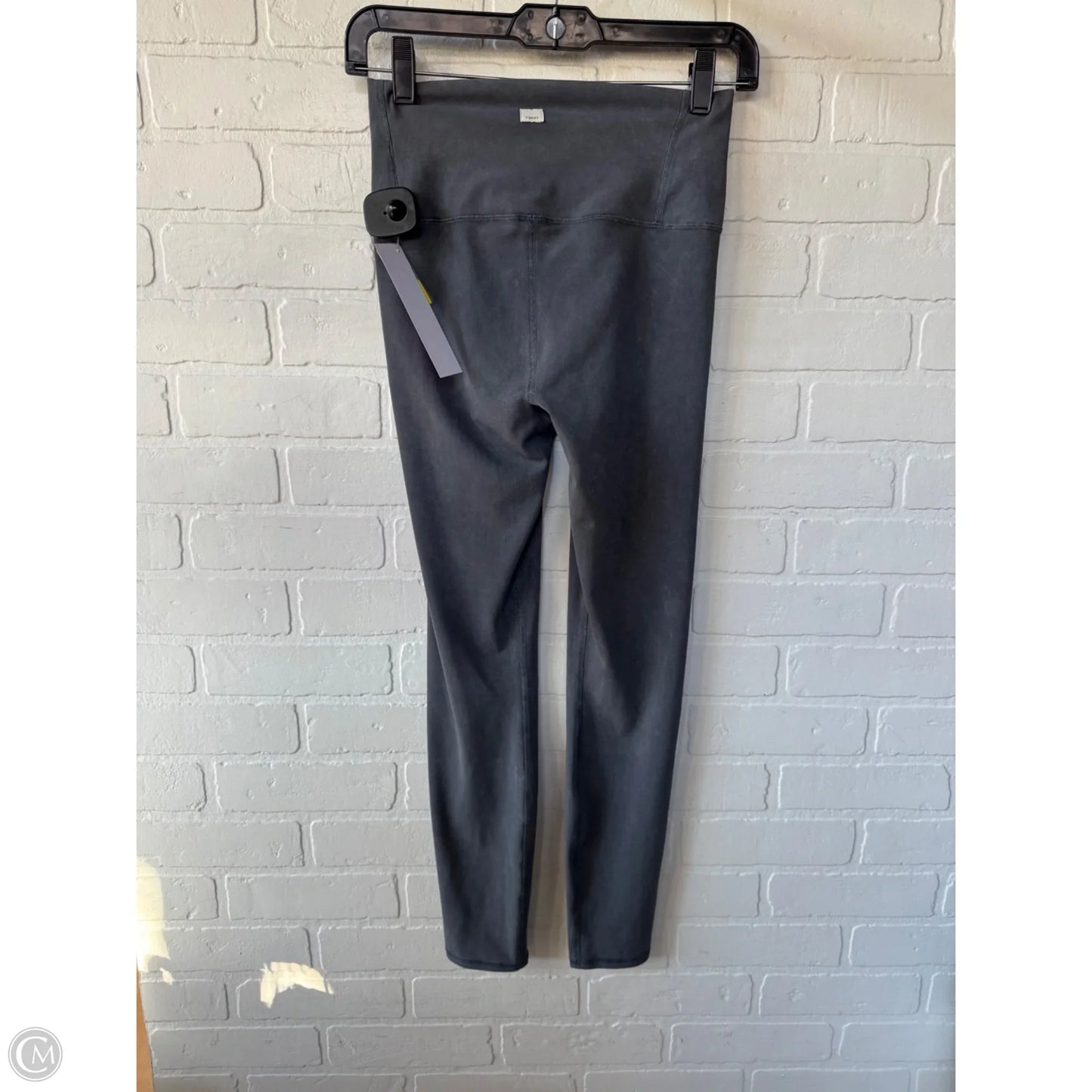 Athletic Leggings By Vuori In Grey, Size: 4