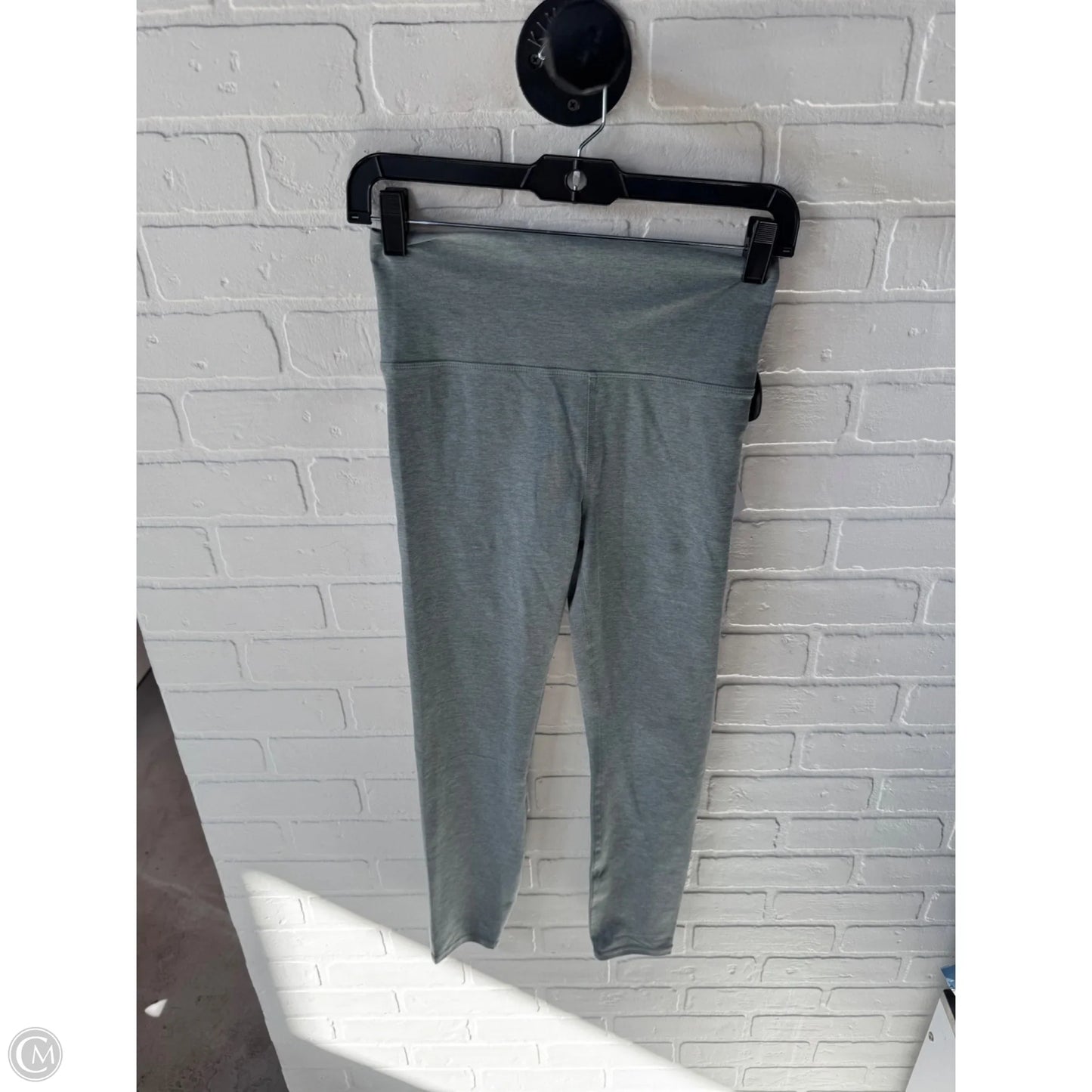 Athletic Leggings By Vuori In Green, Size: 4