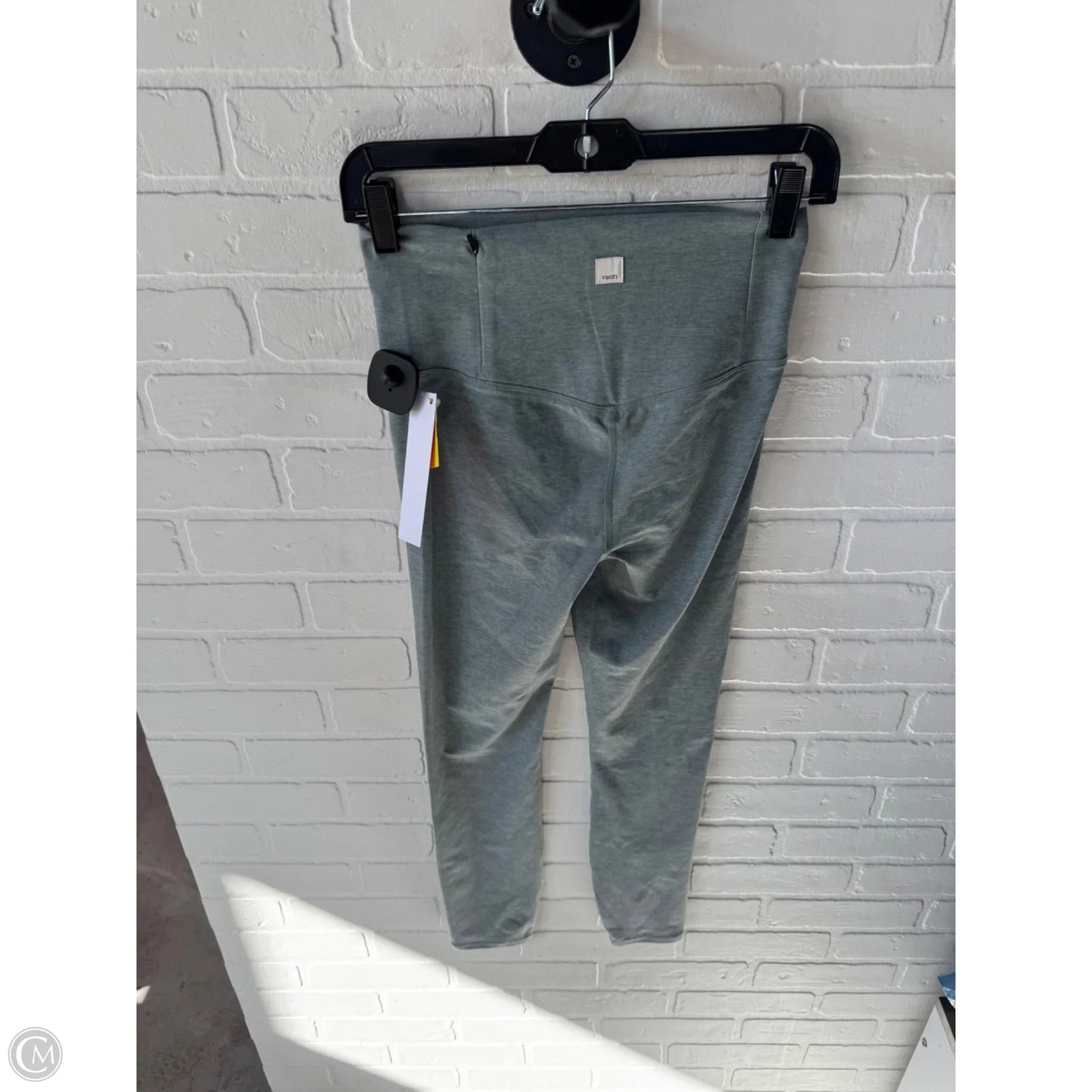 Athletic Leggings By Vuori In Green, Size: 4