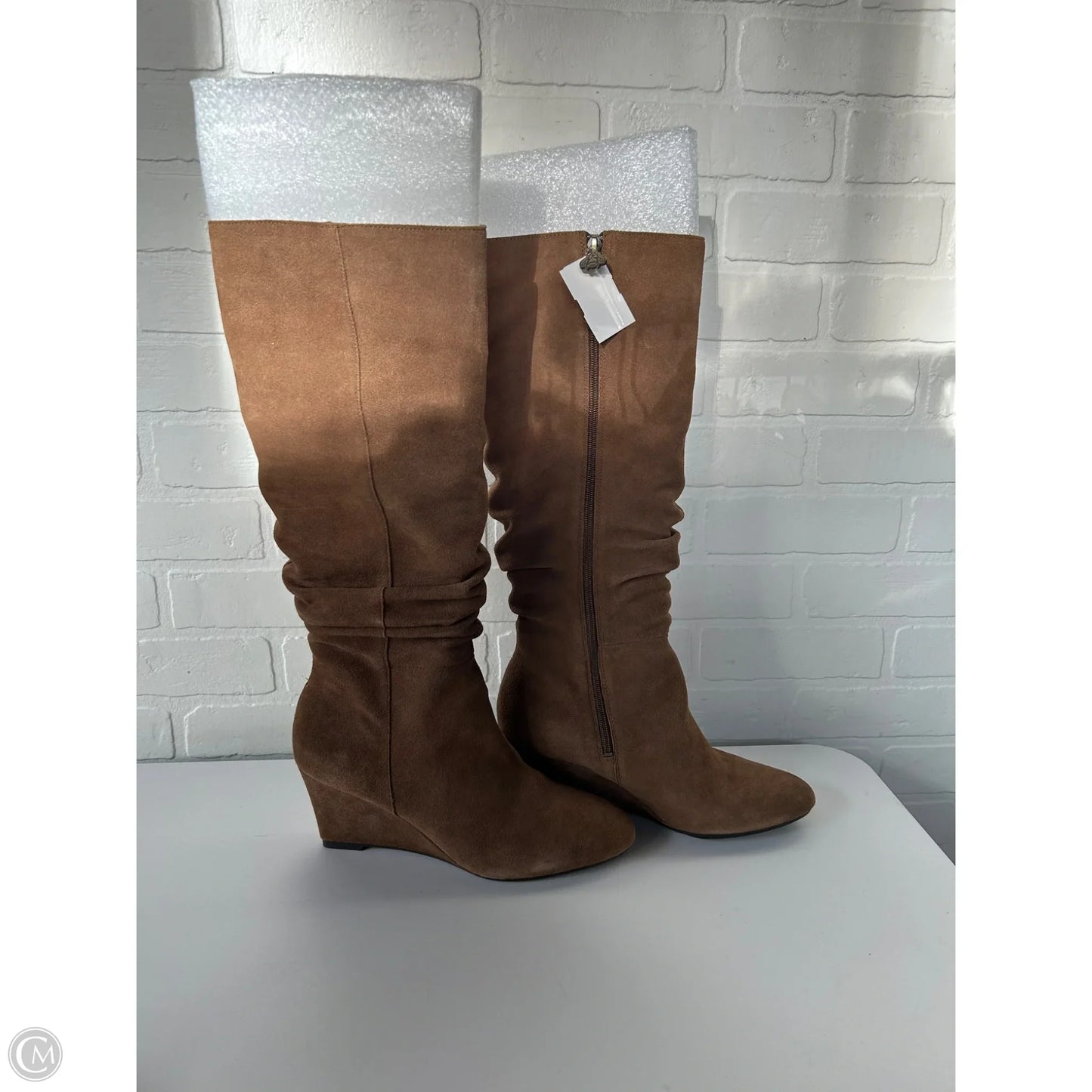 Boots Knee Heels By Cmb In Brown, Size: 8.5