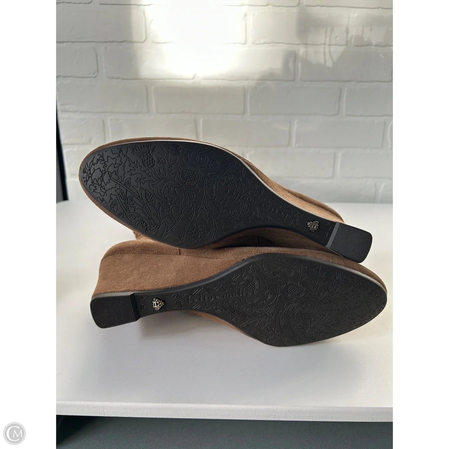 Boots Knee Heels By Cmb In Brown, Size: 8.5