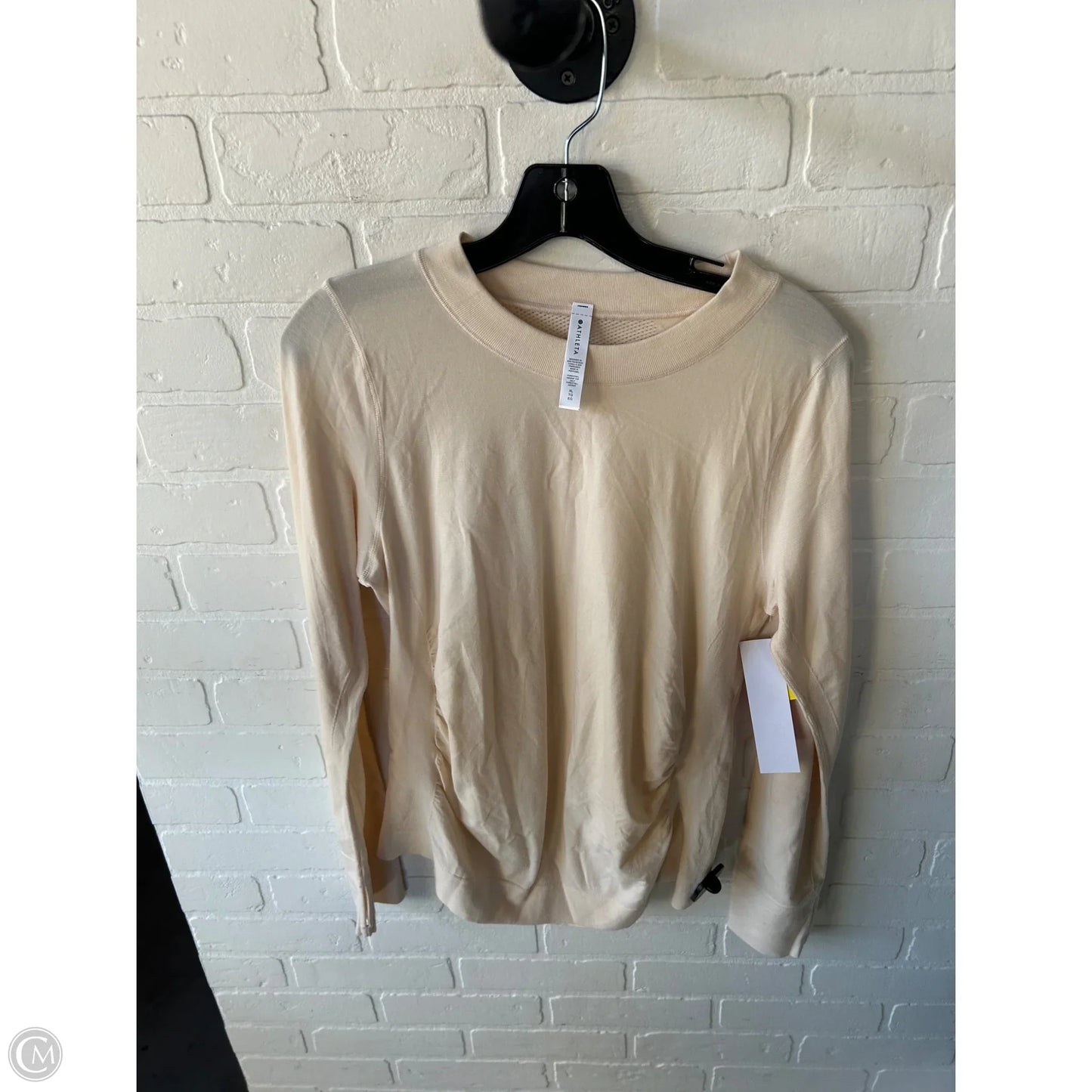 Athletic Top Long Sleeve Crewneck By Athleta In Cream, Size: Xl