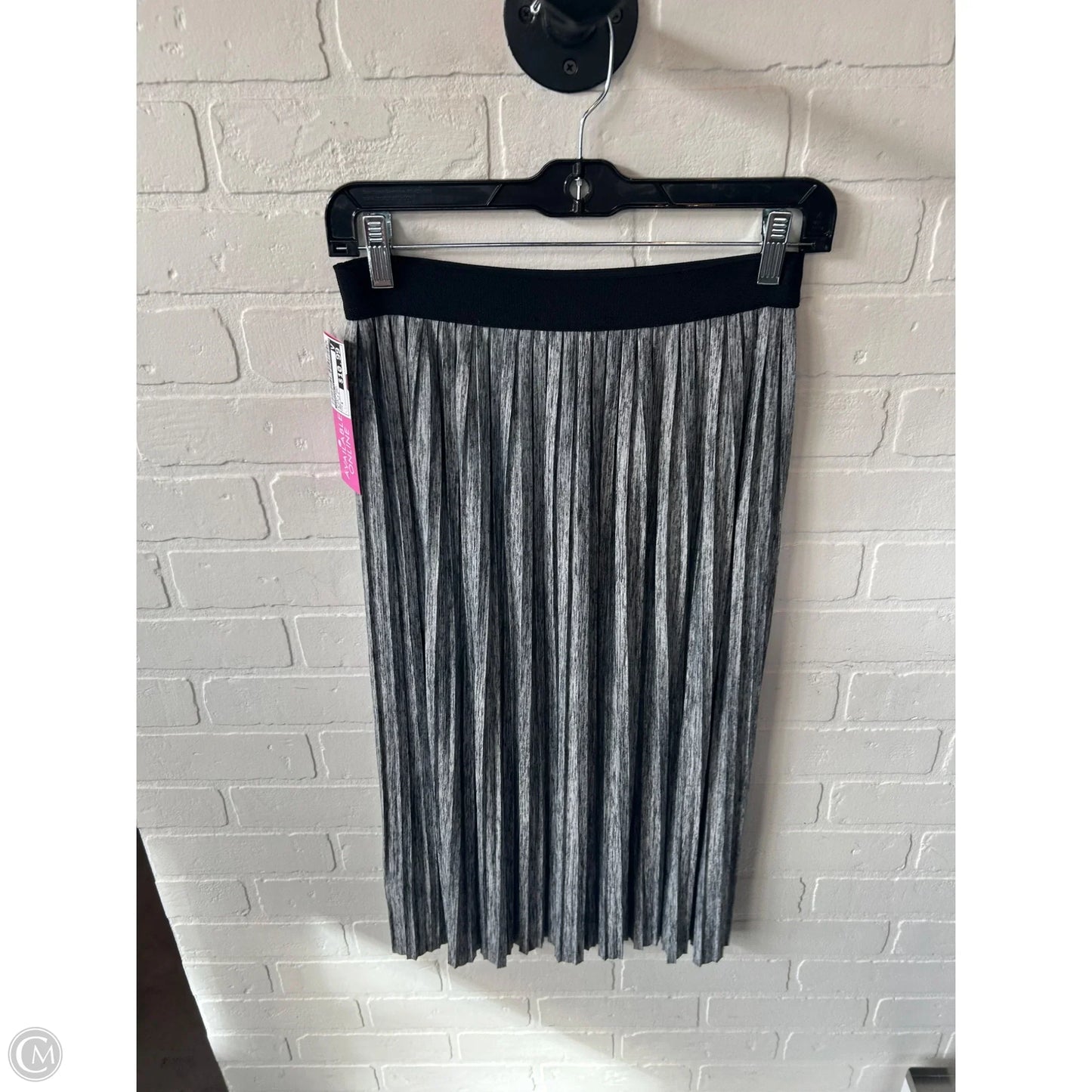 Skirt Midi By Forever 21 In Black & Grey, Size: 4