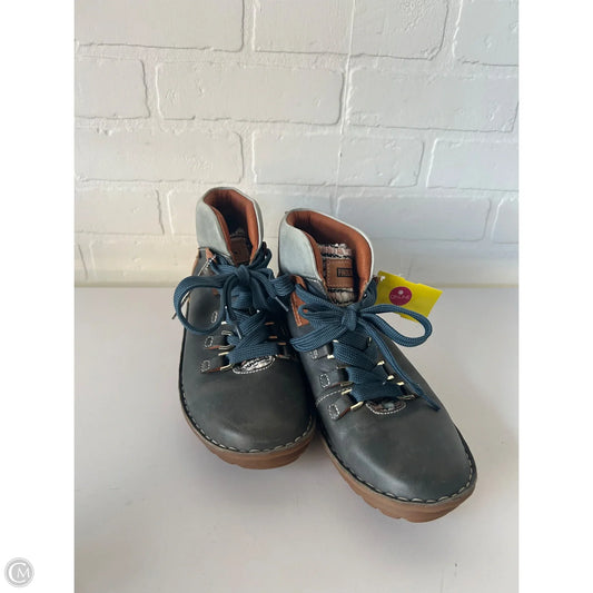 Boots Ankle Flats By Pikolinos In Grey, Size: 8.5