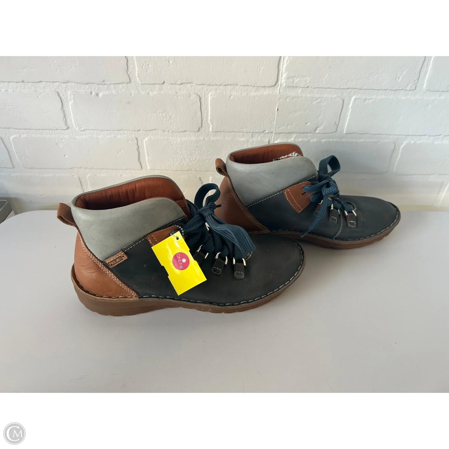 Boots Ankle Flats By Pikolinos In Grey, Size: 8.5