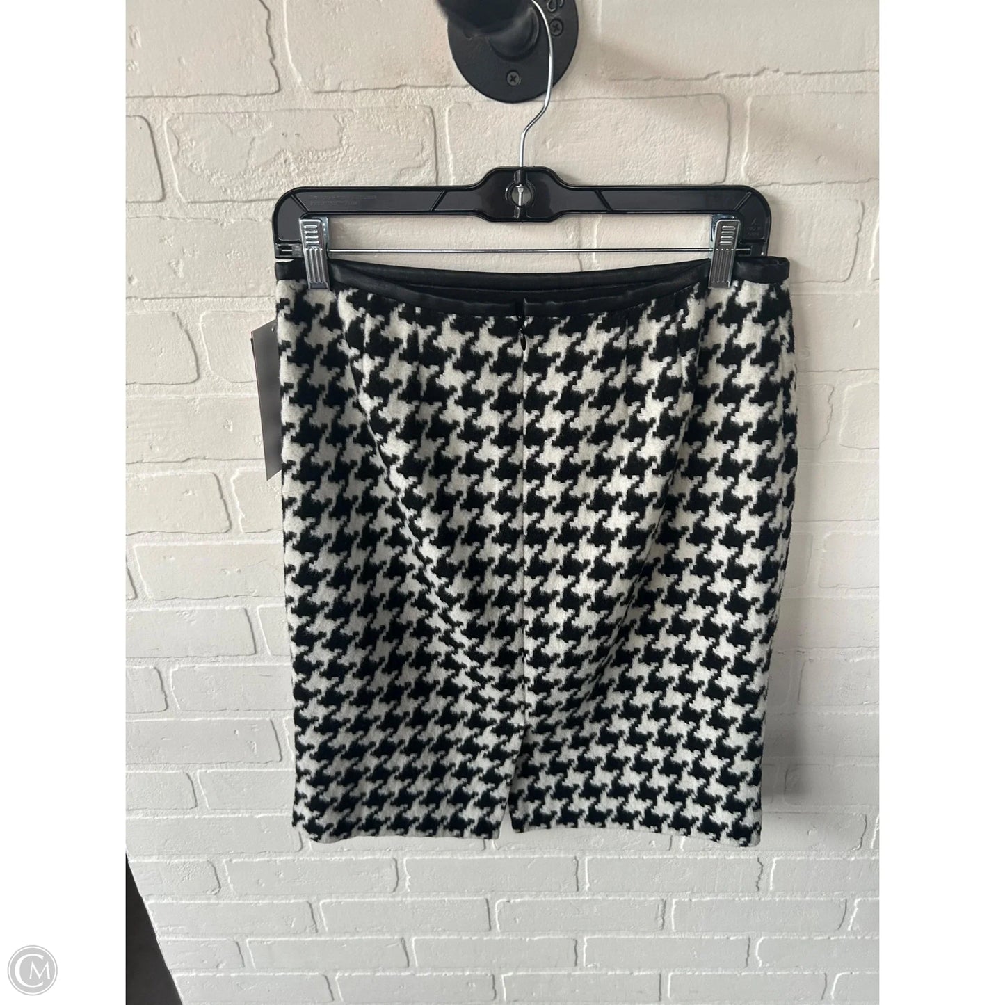 Skirt Mini & Short By Talbots In Black & White, Size: 8p