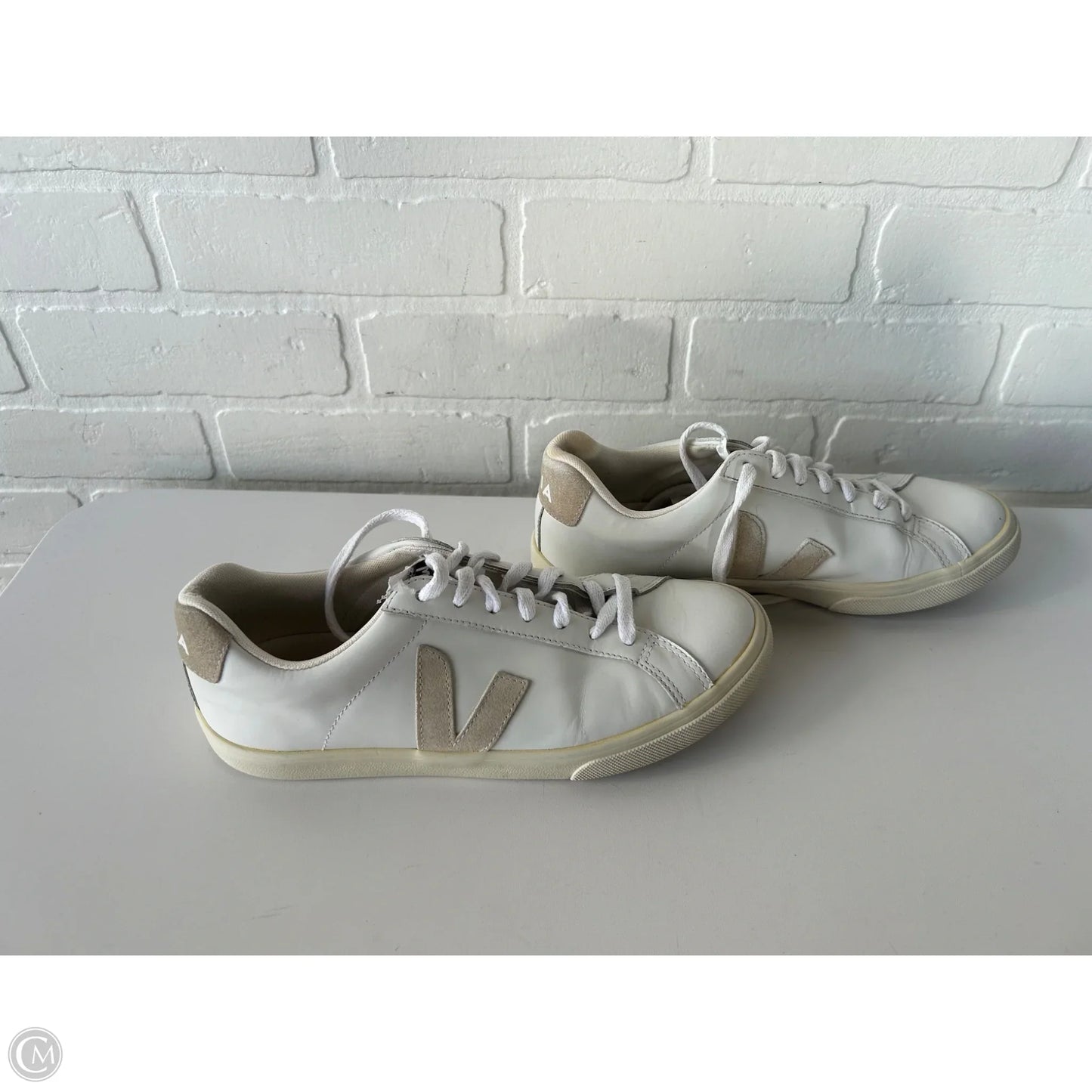 Shoes Sneakers By Veja In White, Size: 8