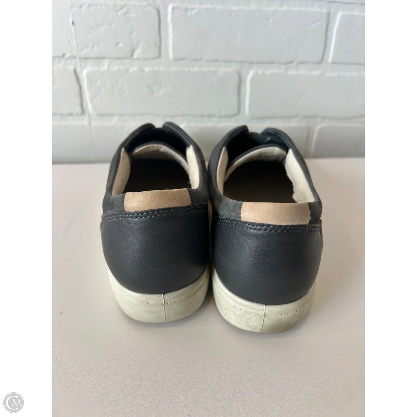 Shoes Flats By Ecco In Grey, Size: 8