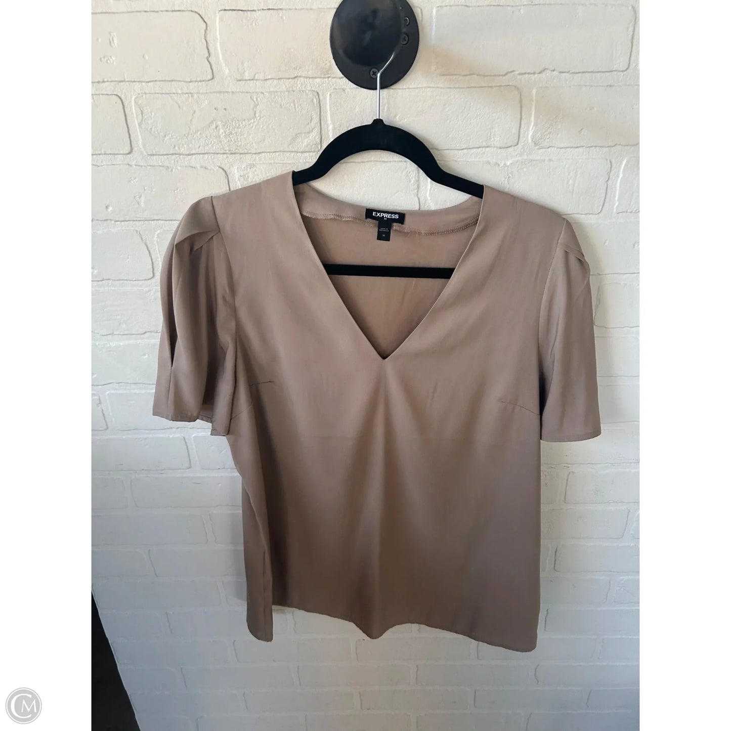 Top Short Sleeve By Express In Tan, Size: M