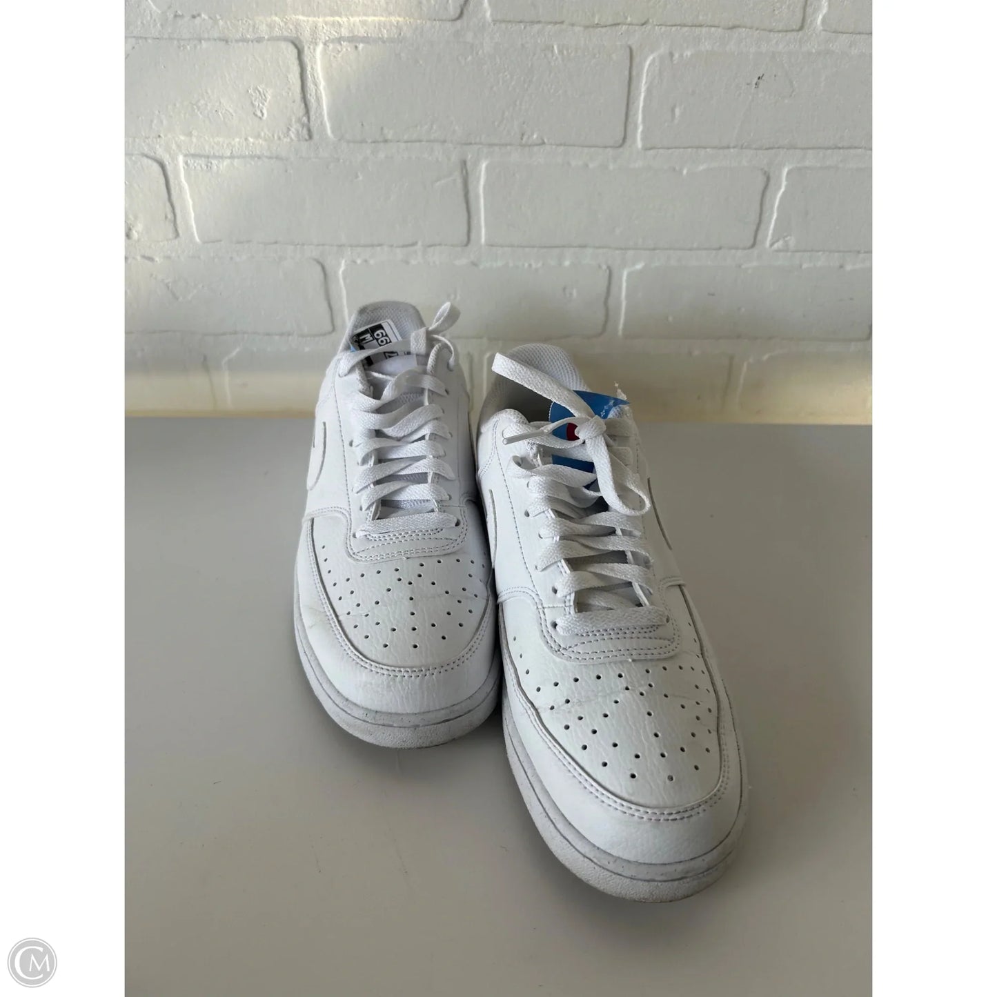 Shoes Sneakers By Nike In White, Size: 10