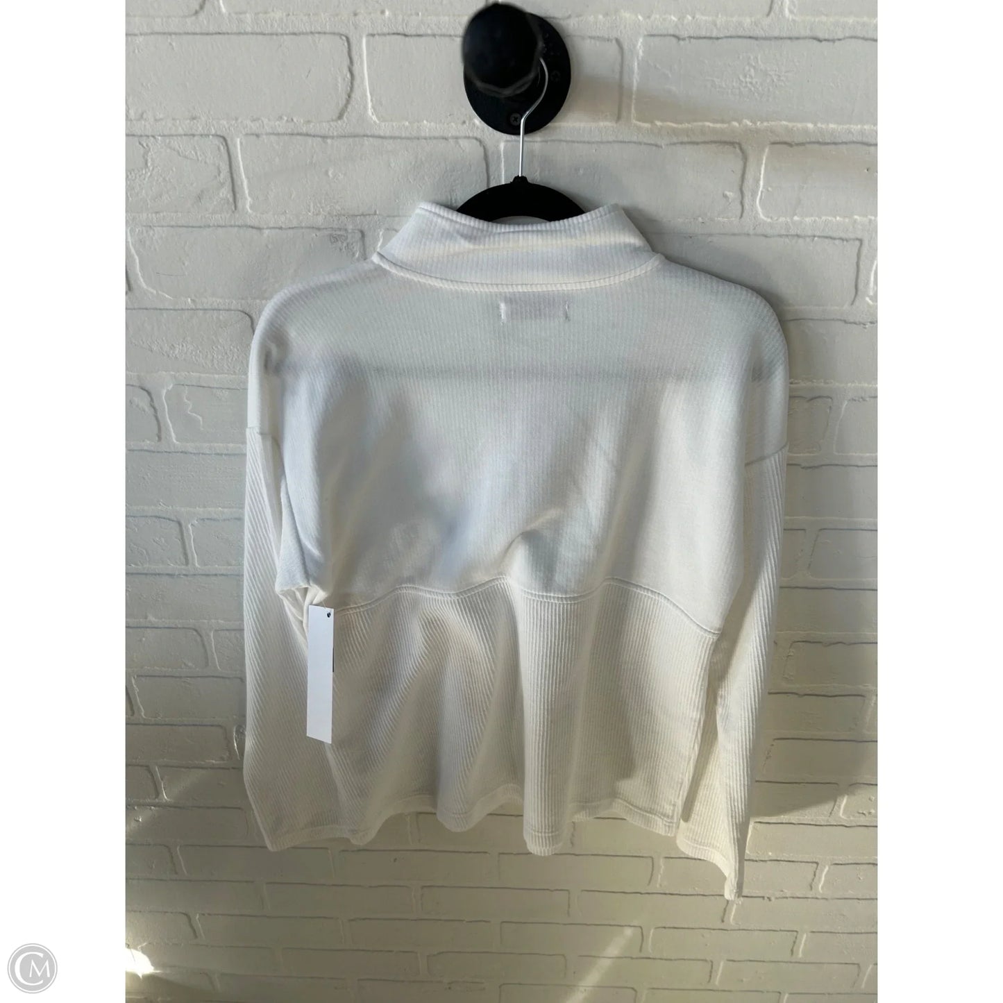 Top Long Sleeve By Croft And Barrow In White, Size: M