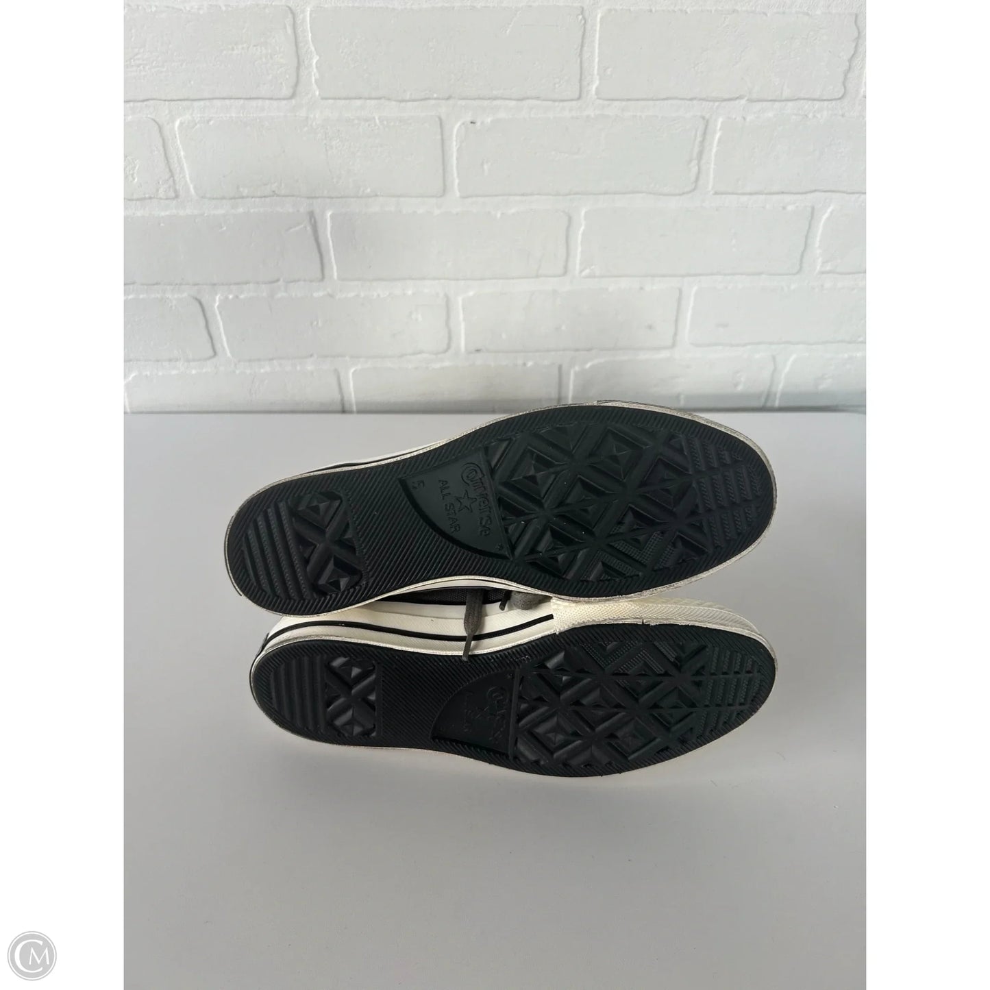 Shoes Sneakers By Converse In Grey, Size: 7