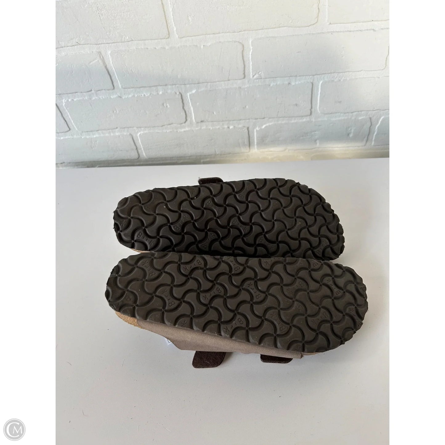 Sandals Flats By Birkenstock In Brown, Size: 9.5