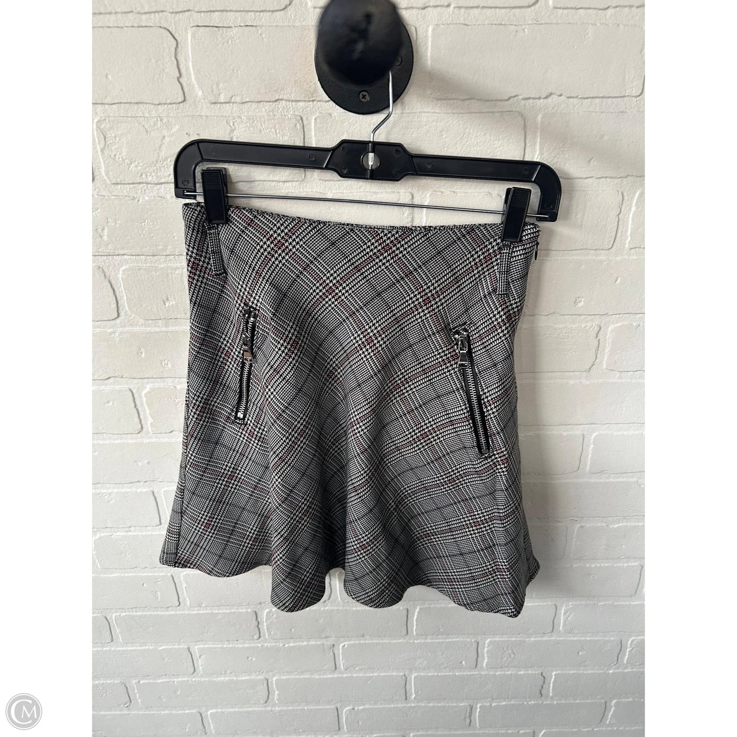 Skirt Mini & Short By Express In Black & White, Size: 0