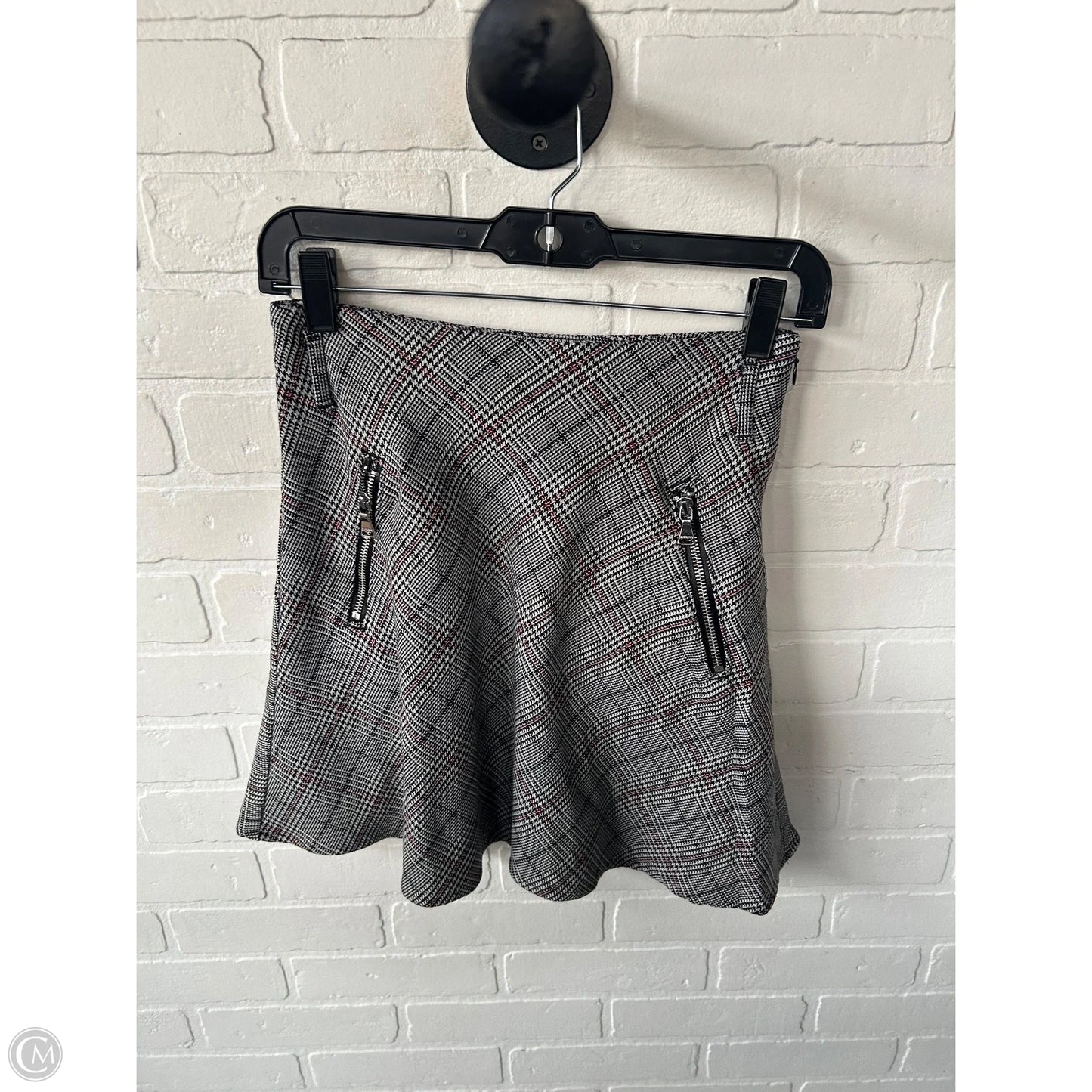 Skirt Mini & Short By Express In Black & White, Size: 0