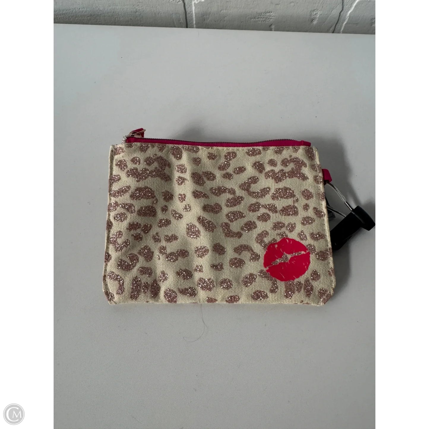 Wristlet By Betsey Johnson, Size: Small