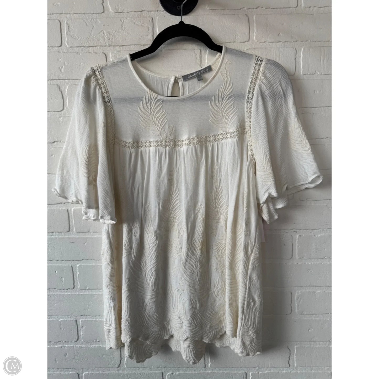 Top Short Sleeve By Daniel Rainn In Cream, Size: M