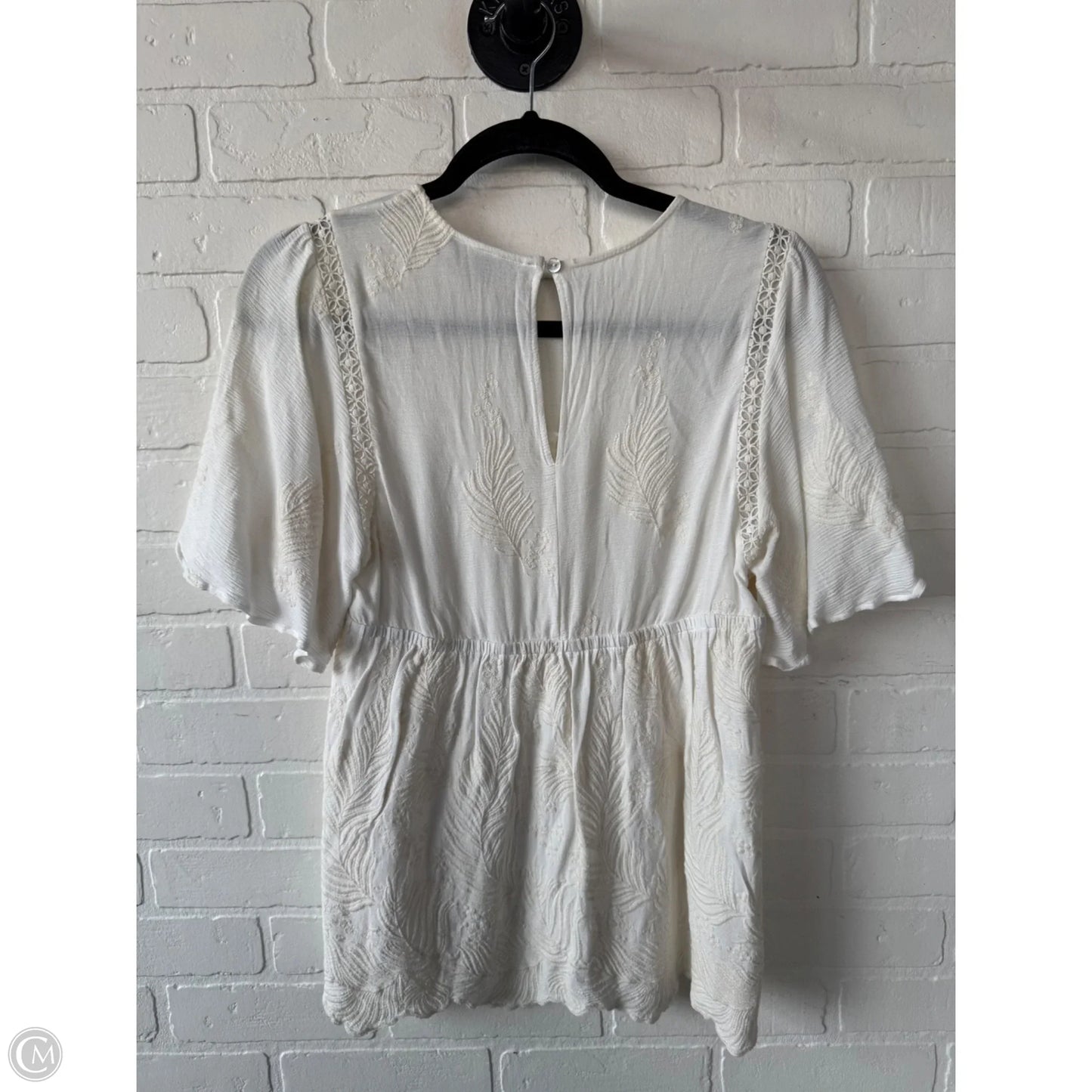 Top Short Sleeve By Daniel Rainn In Cream, Size: M