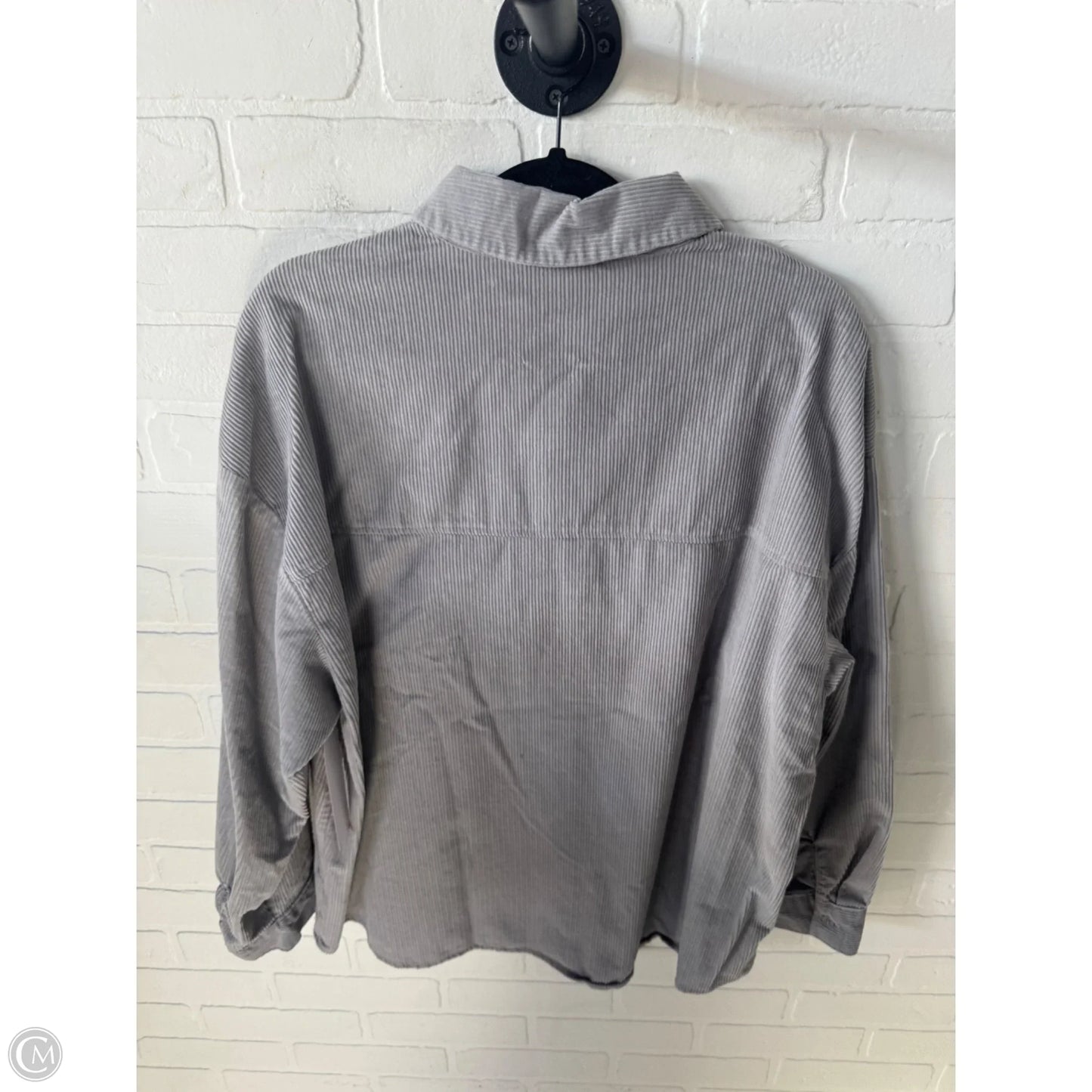 Top Long Sleeve By Divided In Grey, Size: L