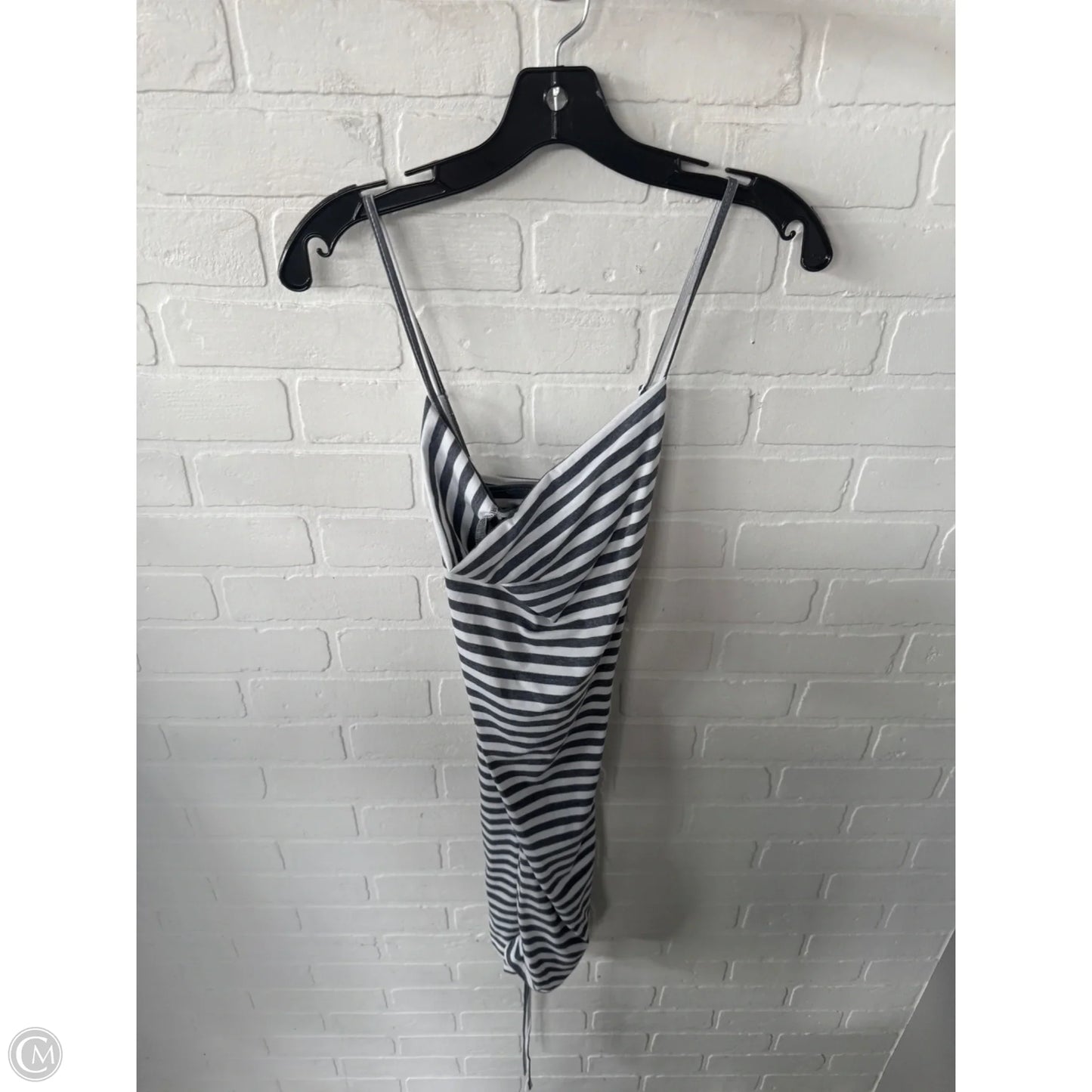 Dress Casual Short By Shein In Grey & White, Size: S