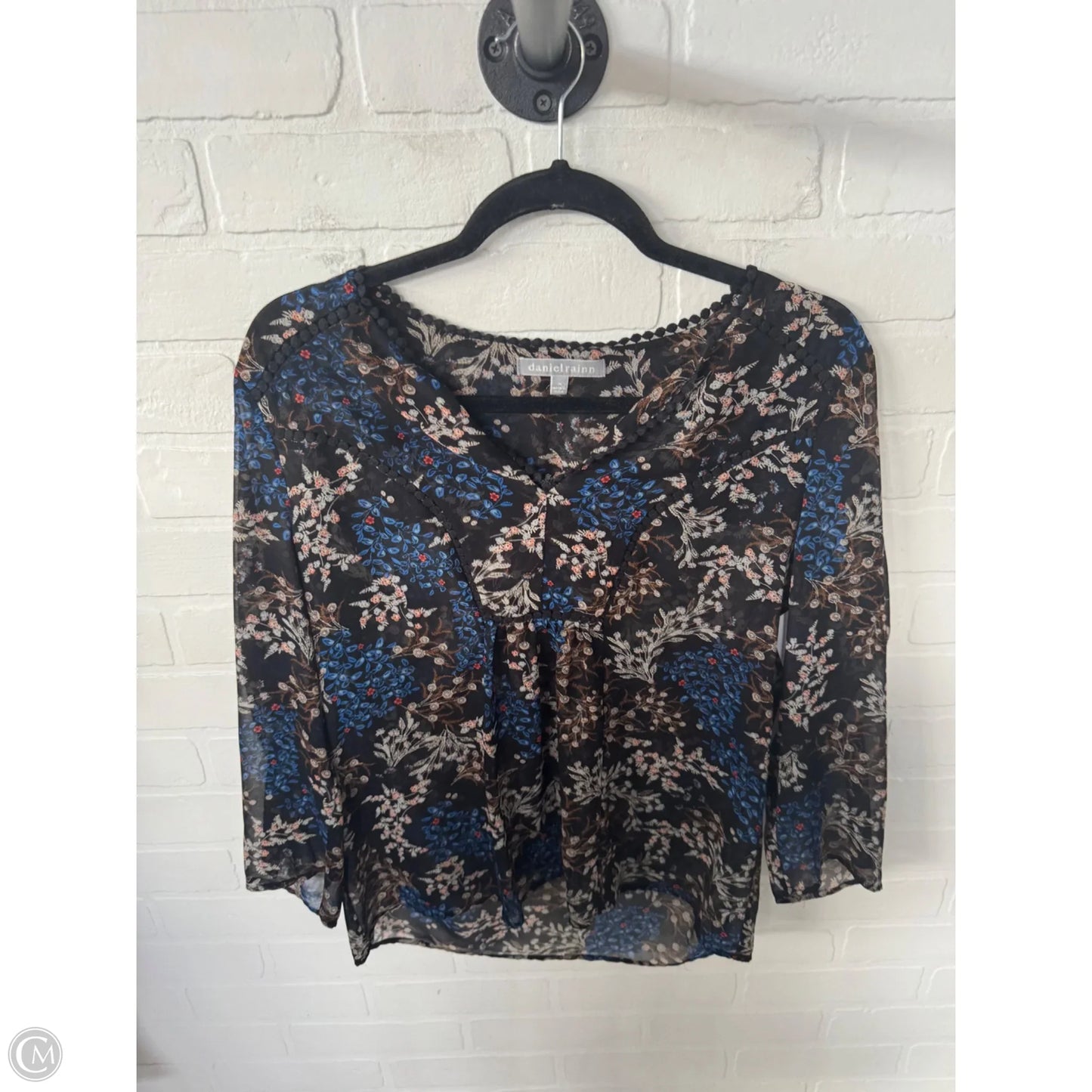 Top Long Sleeve By Daniel Rainn In Black, Size: M