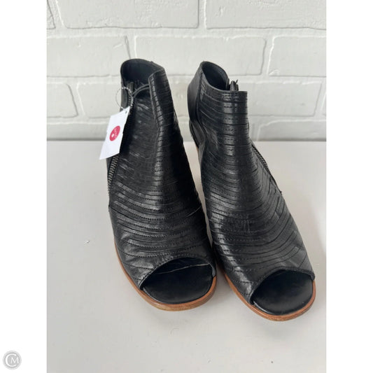 Shoes Heels Block By Paul Green In Black, Size: 7.5