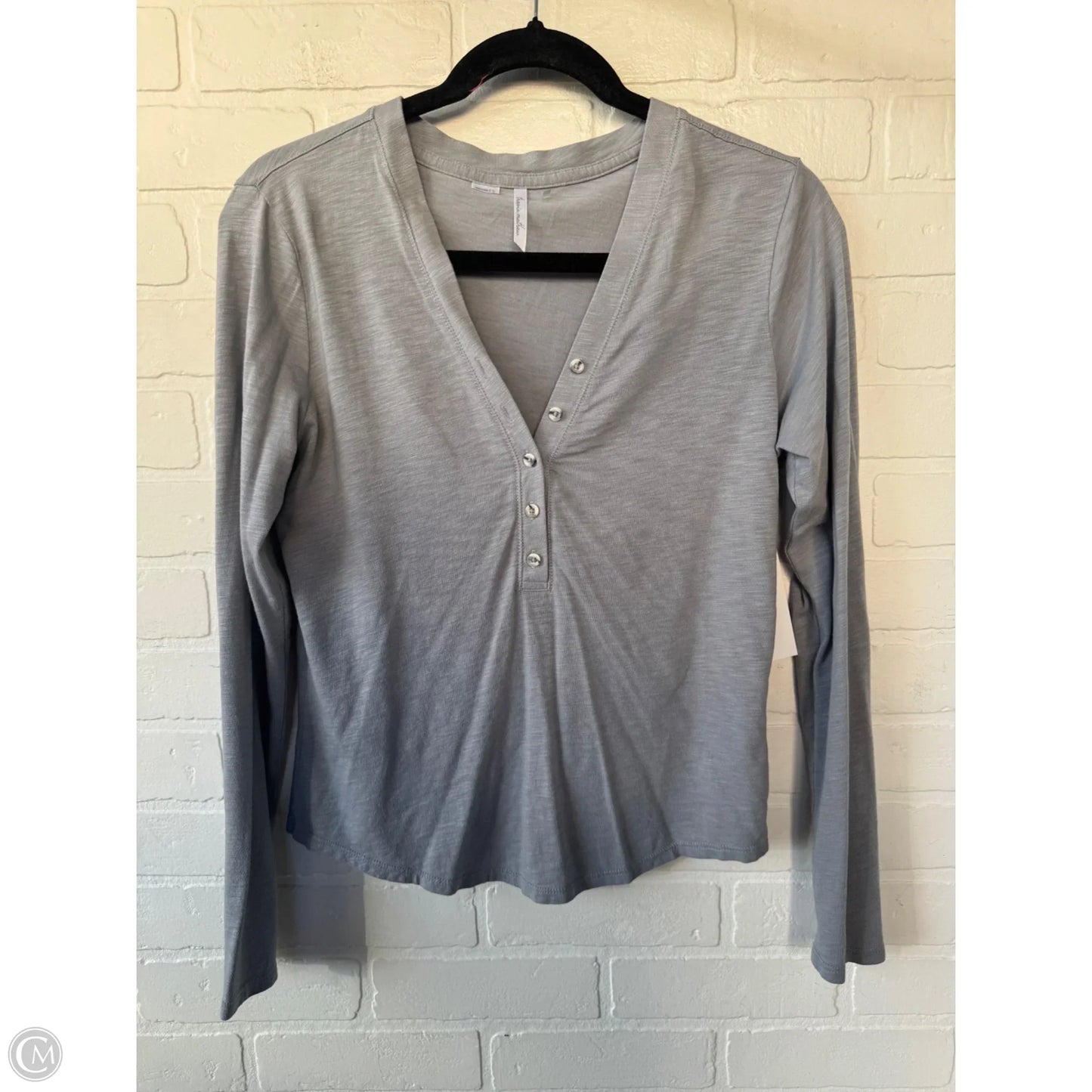 Top Long Sleeve By Cmc In Grey, Size: S