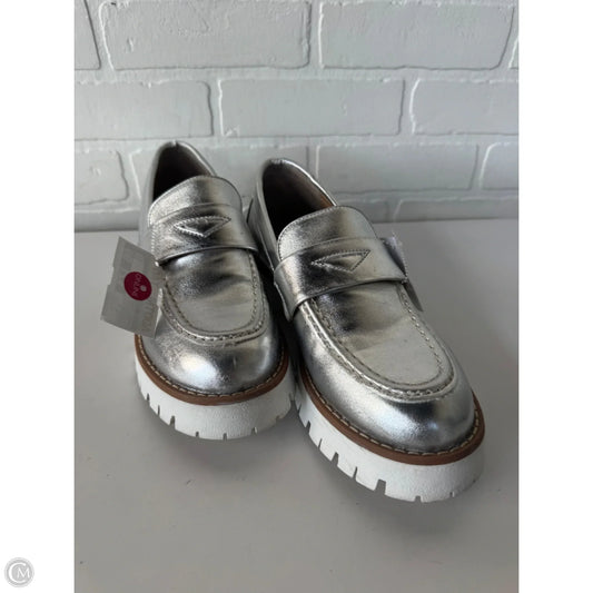 Shoes Flats By Steve Madden In Silver, Size: 8.5