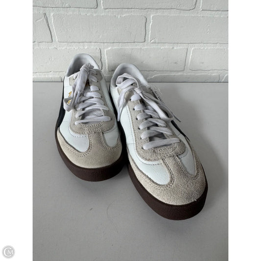 Shoes Sneakers By Puma In Black & White, Size: 5.5