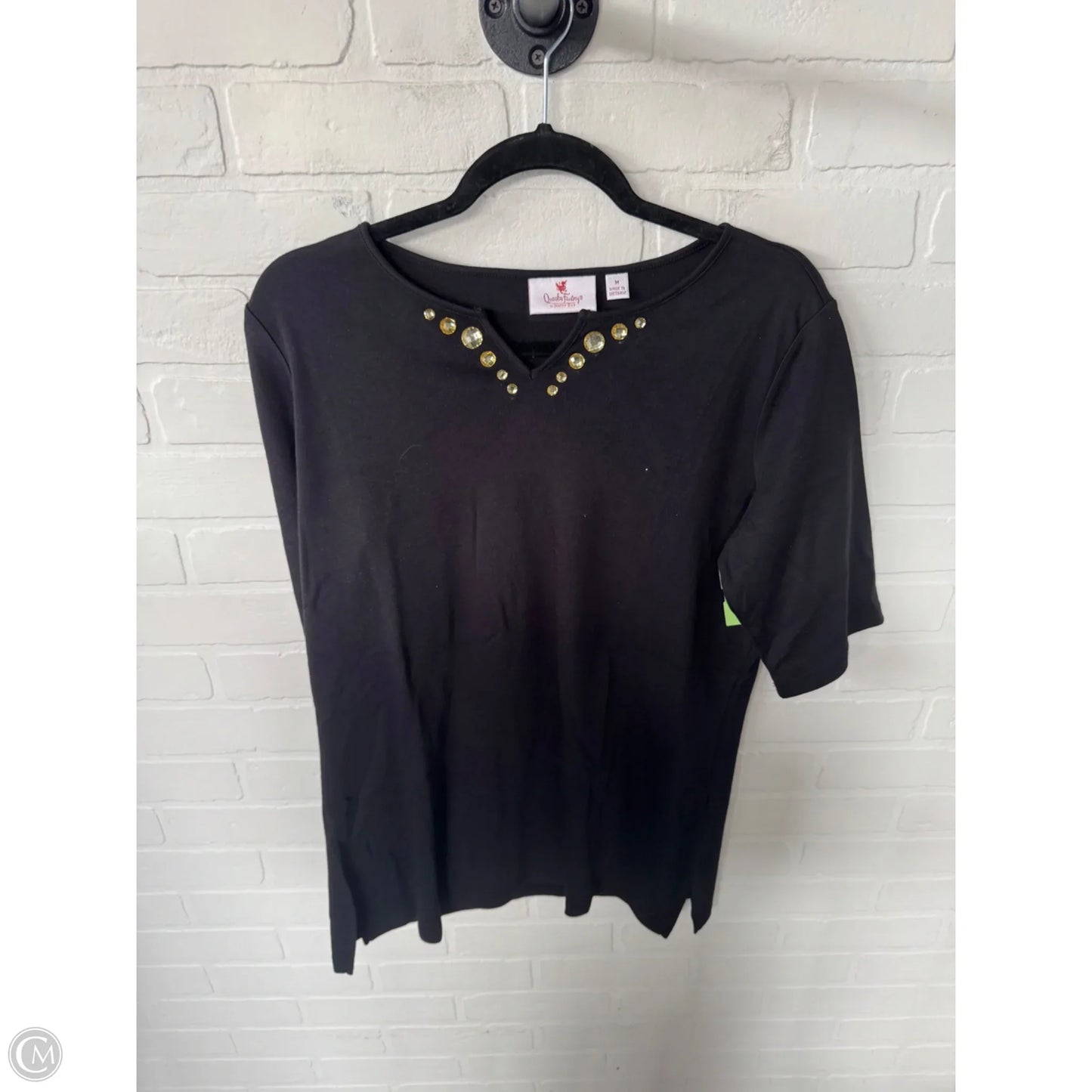 Top Short Sleeve By Quaker Factory In Black, Size: M