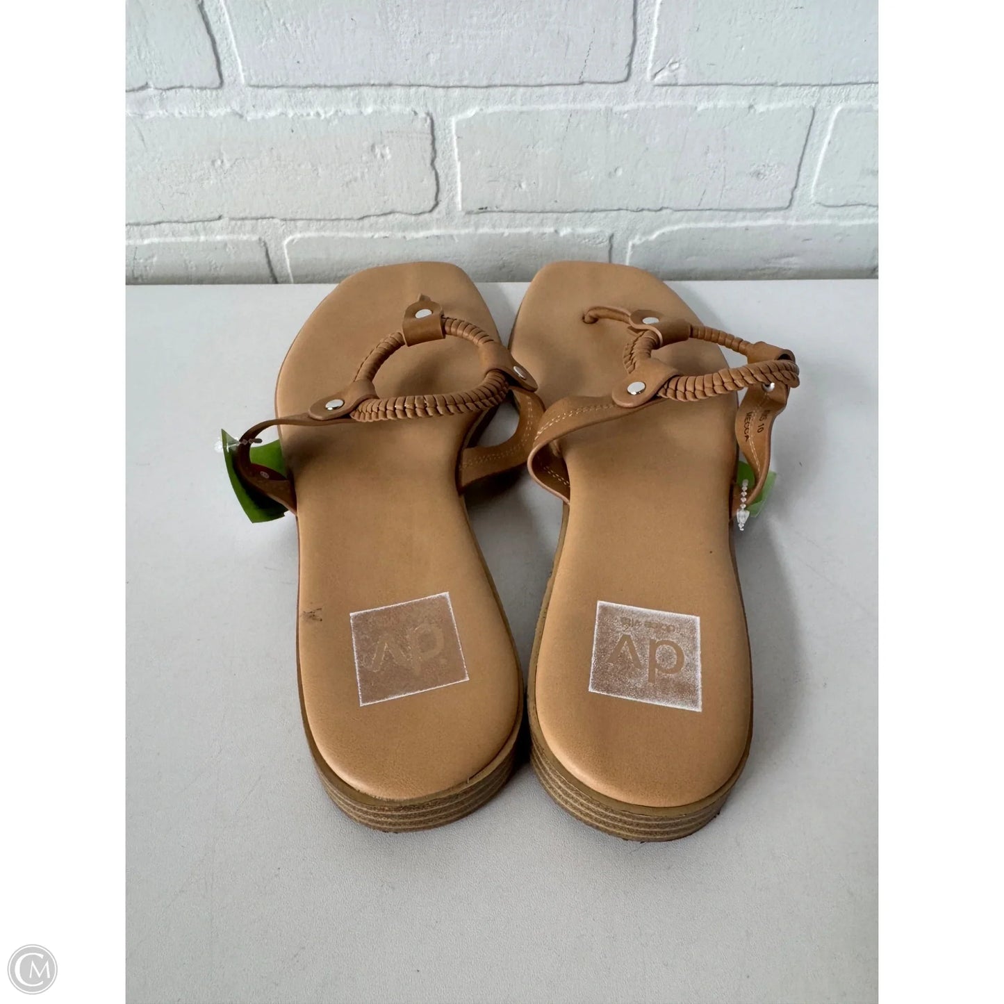 Sandals Flip Flops By Dolce Vita In Tan, Size: 10
