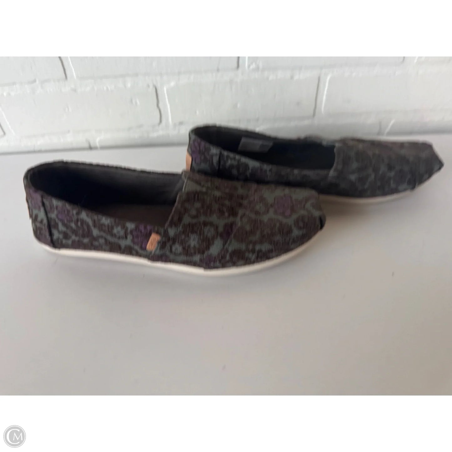 Shoes Flats By Toms In Brown, Size: 8.5