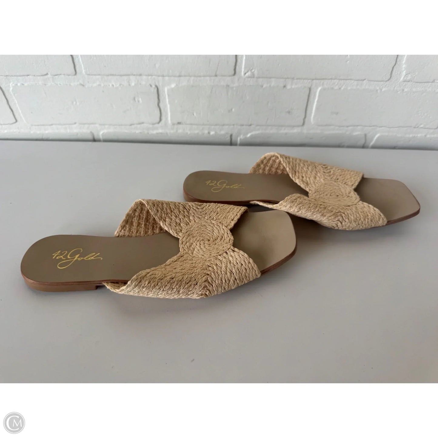 Sandals Flats By Cmc In Cream, Size: 9