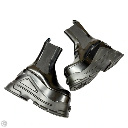 Boots Luxury Designer By Versace In Black, Size: 7.5