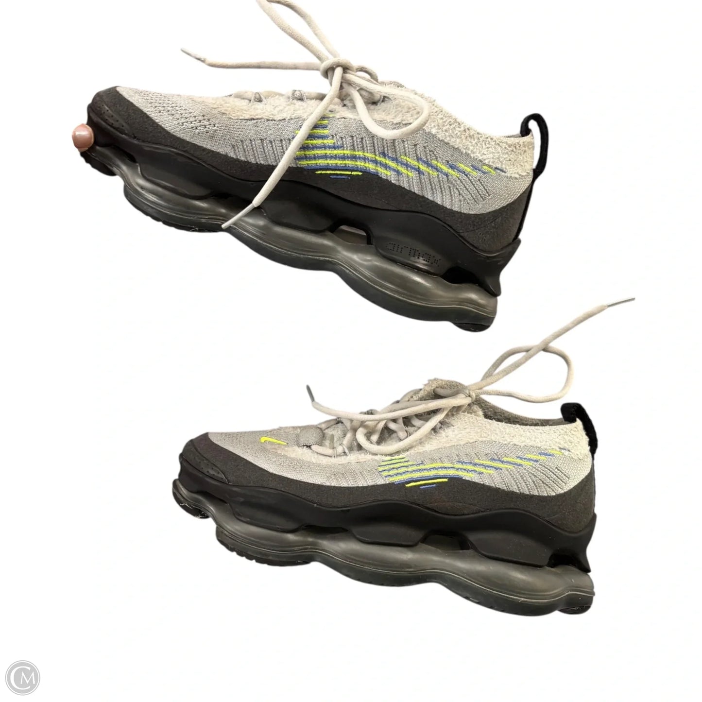 Shoes Sneakers By Nike In Grey, Size: 7