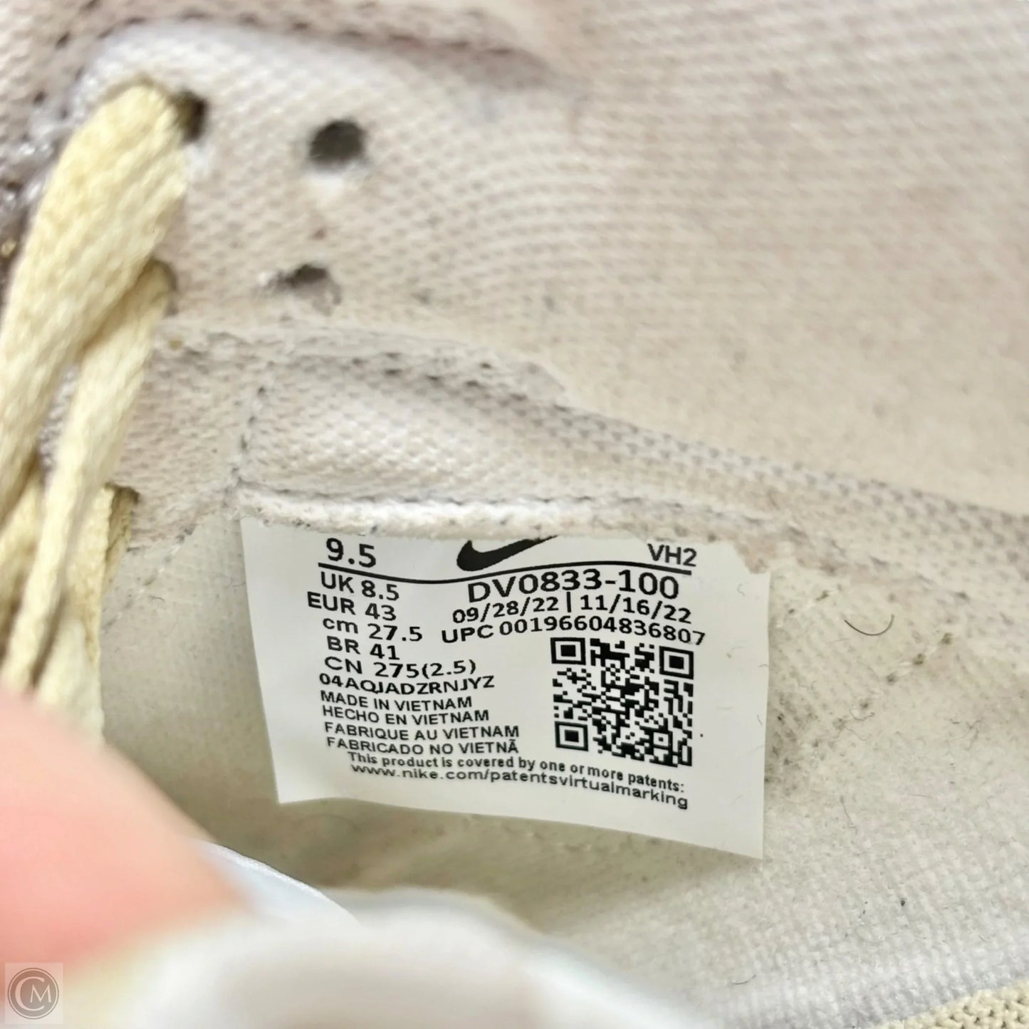 Shoes Sneakers By Nike In Tan & White, Size: 11.5