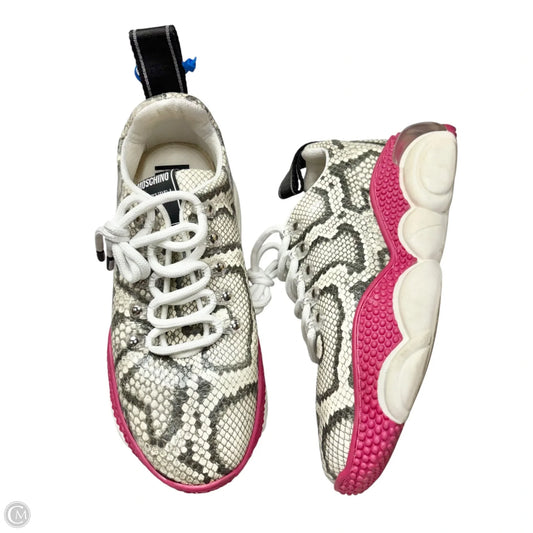Shoes Luxury Designer By Moschino In Snakeskin Print, Size: 8.5