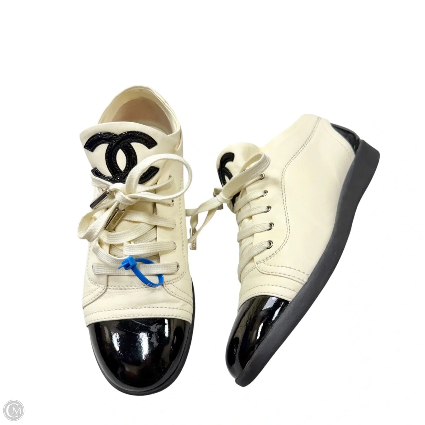 Shoes Luxury Designer By Chanel In Black & Cream, Size: 8
