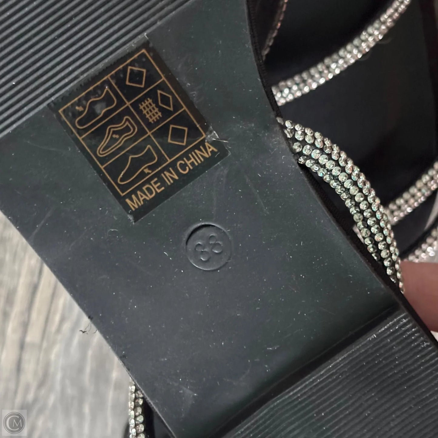 Sandals Flats By Cider In Black & Silver, Size: 7.5