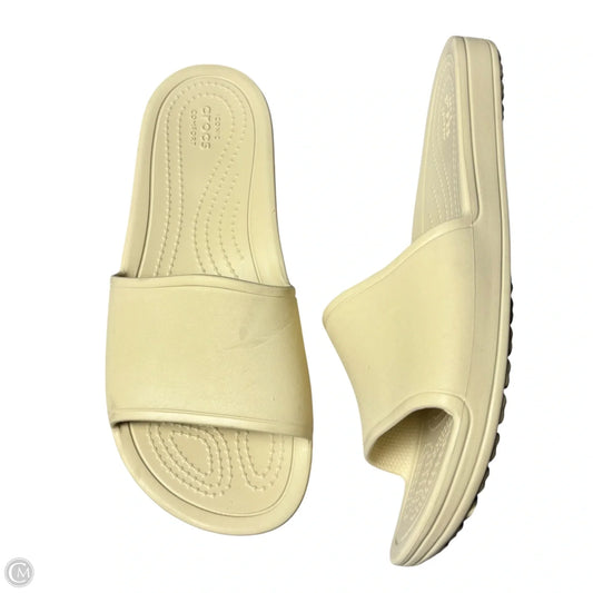 Sandals Flats By Crocs In Cream, Size: 8